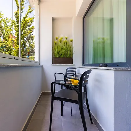 Апартамент Happy People - Grey 1-bd By Flat Mаnager